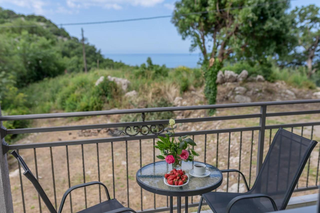 Villa Montenegrina Petrovac 外观 照片